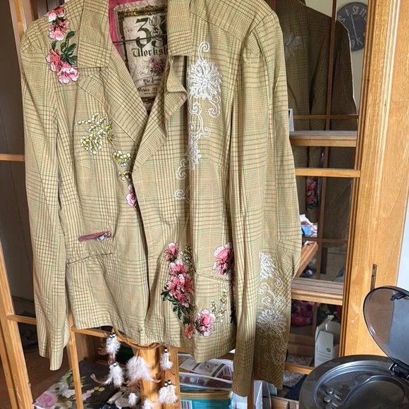 Johnny Was Beige Floral Embroidered Blazer - Picture 5 of 8